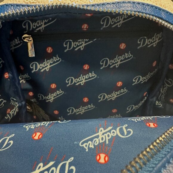 ✨ Loungefly Los Angeles Dodgers White Sequin Mini Backpack - Never Used ✨ - Picture 5 of 5